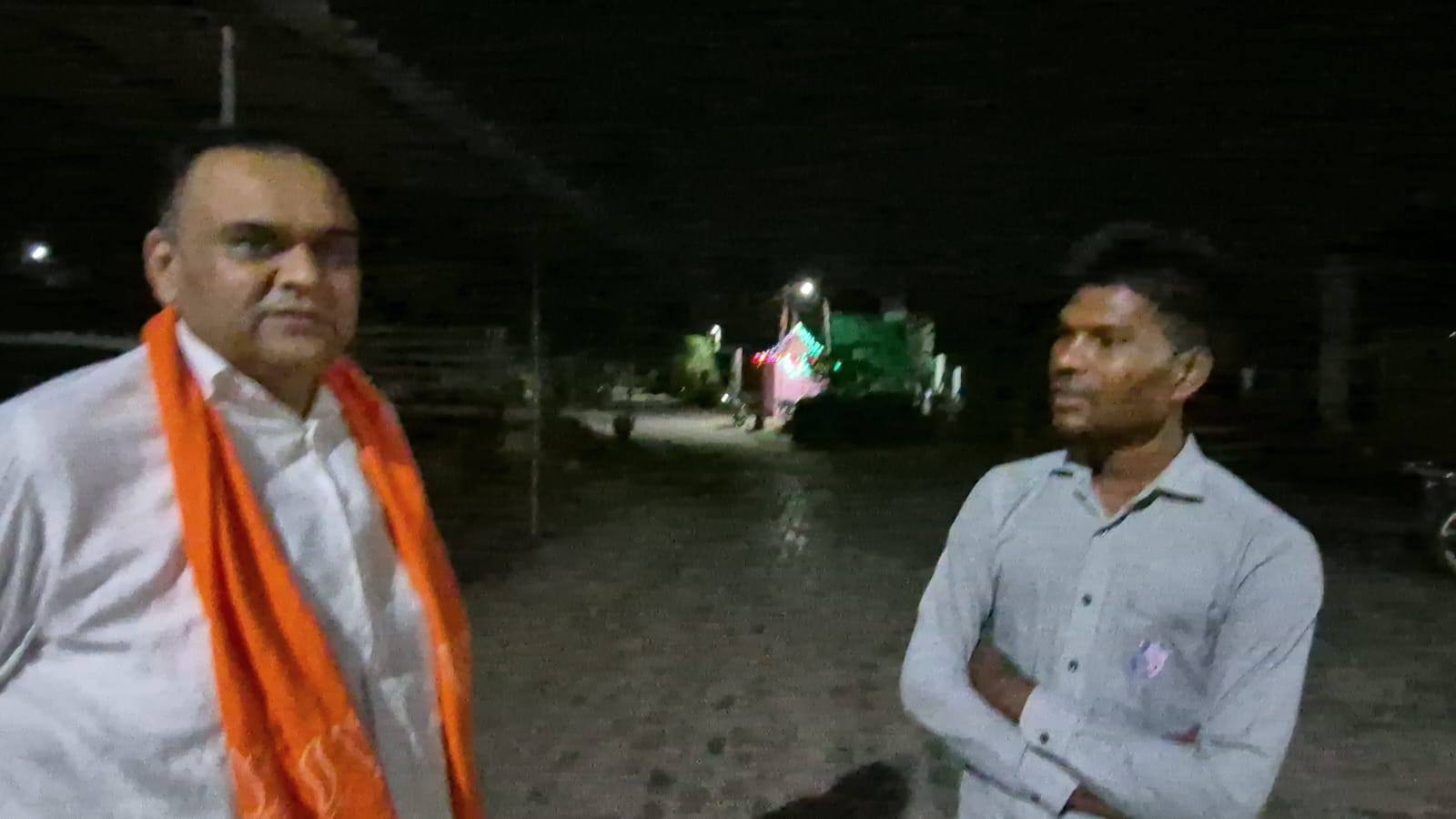 તા.૧૦-૦૪-૨૦૨૫ ના રોજ ભારતીય જનતા પાર્ટીના સ્થાપના દિવસ નિમિત્તે આયોજિત ગાંવ ચલો બસ્તી અભિયાન અંતર્ગત, આજે મારા મહુવા તાલુકાના તરસાડી ગામમાં, બૂથ સમિતિના સભ્યો અને નાગરિકોની મુલાકાત લીધી, ગ્રામજનો સાથે સીધો વાર્તાલાપ કર્યો અને તેમના પ્રશ્નો અને સૂચનો સાંભળ્યા.